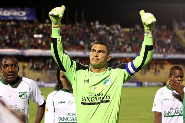Faryd Mondragón con los colores del Deportivo Cali (2013).