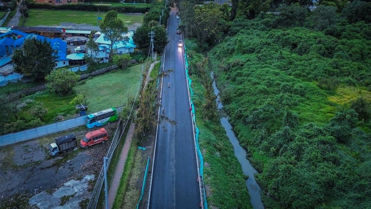 Por la vía transitan alrededor de 360 rutas escolares.