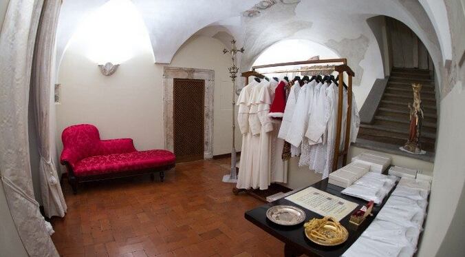 Una fotografía tomada el 13 de febrero de 2024 muestra la "sala de las lágrimas" junto a la Capilla Sixtina, en el Vaticano