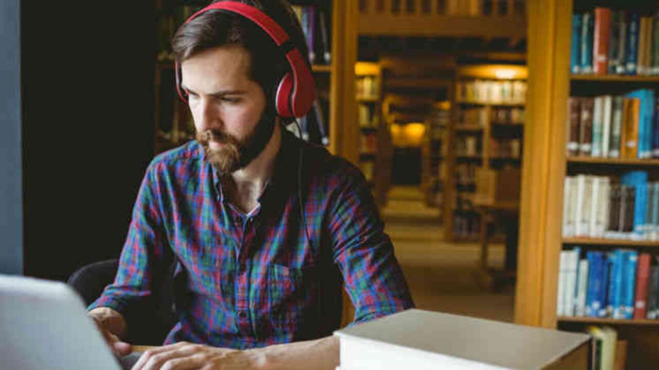 Las nuevas formas de estudiar se viralizan en Youtube para motivar los jóvenes.