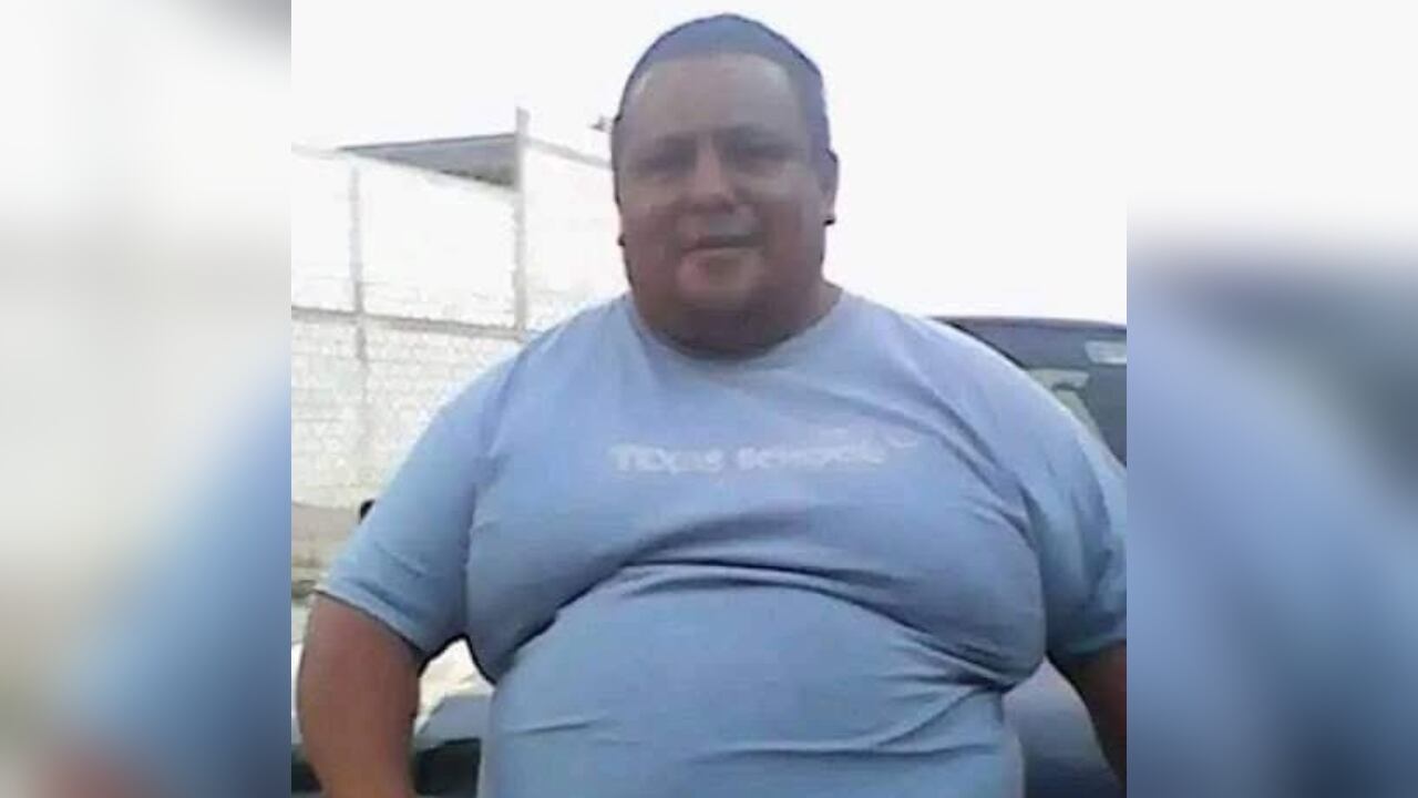 Carlos Gurrola, hombre que falleció en México tras ingerir desengrasante en medio de una supuesta broma por parte de sus compañeros de trabajo.