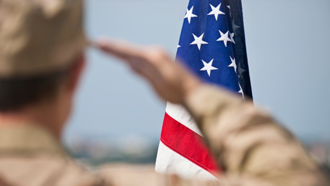 La norma frena la posibilidad de que los uniformados que han prestado servicio militar en las tropas estadounidenses sean devueltos a sus territorios mientras adelantan el proceso de regularización de su situación.