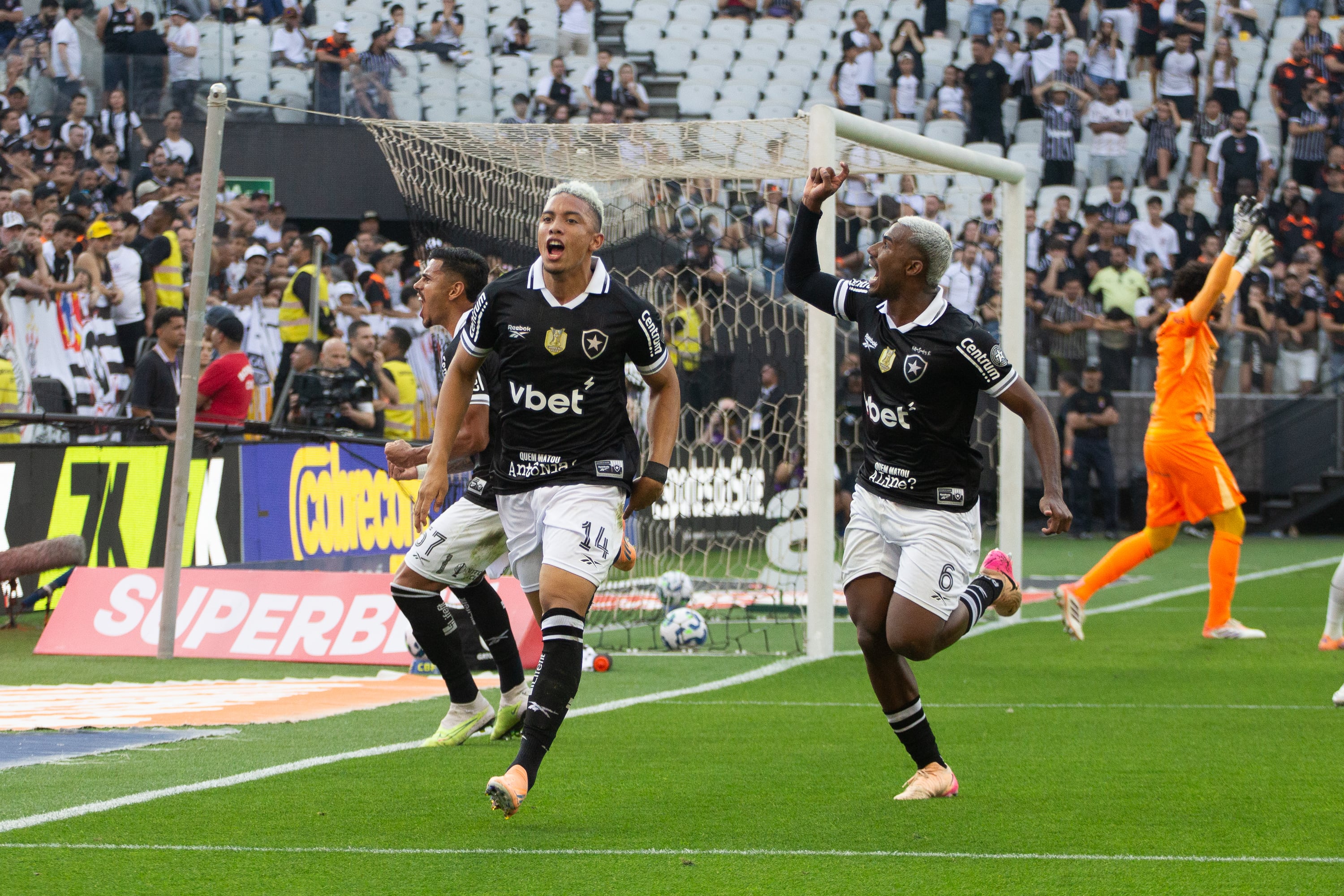 Jordan Barrera, de Botafogo, y quien sería compañero de Johan Mojica en Brasil