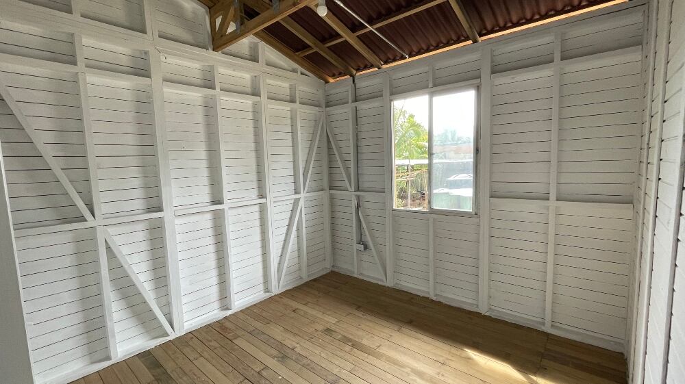 Presidente Duque y Miguel Escobar, presidente de Postobón, entregaron 17 casas en San Andrés y Providencia.