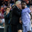 Vinicius Jr. y Carlo Ancelotti.