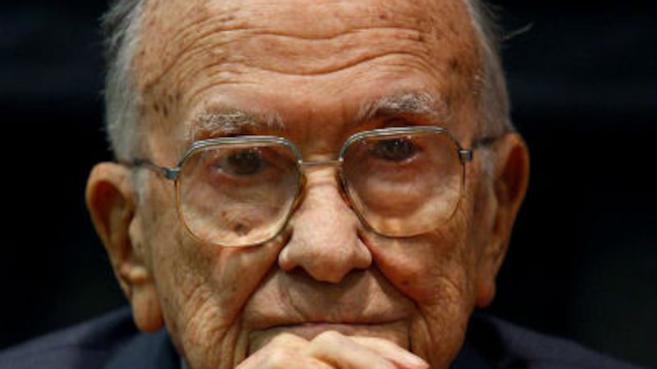 Fotografía de archivo, del 27 de marzo de 2008, del histórico dirigente del PCE Santiago Carrillo.