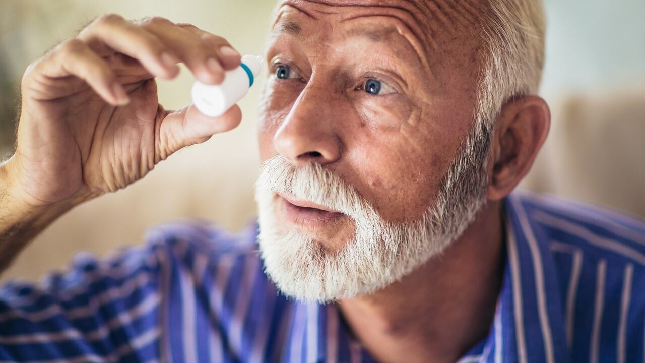 Las cataratas son muy frecuentes cuando la edad avanza.
