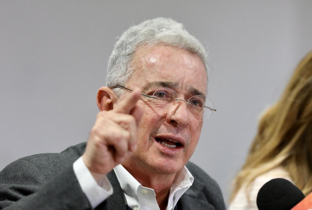 Alvaro Uribe Vélez rueda de prensa
