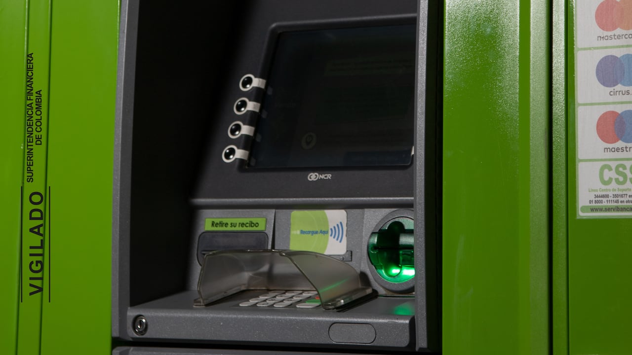 La red de Servibanca cuenta con más de 2.600 cajeros automáticos con cubrimiento en 788 ciudades y municipios de Colombia.