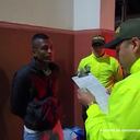 Hombre asesinó al hijo menor de su excompañera sentimental en la escuela; luego, persiguió a la madre para atacarla con la misma arma