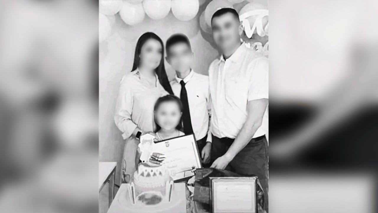 El menor fue condenado a seis años de internamiento. Quiere ser abogado. La Fiscalía pidió la preclusión de la investigación contra su mamá.