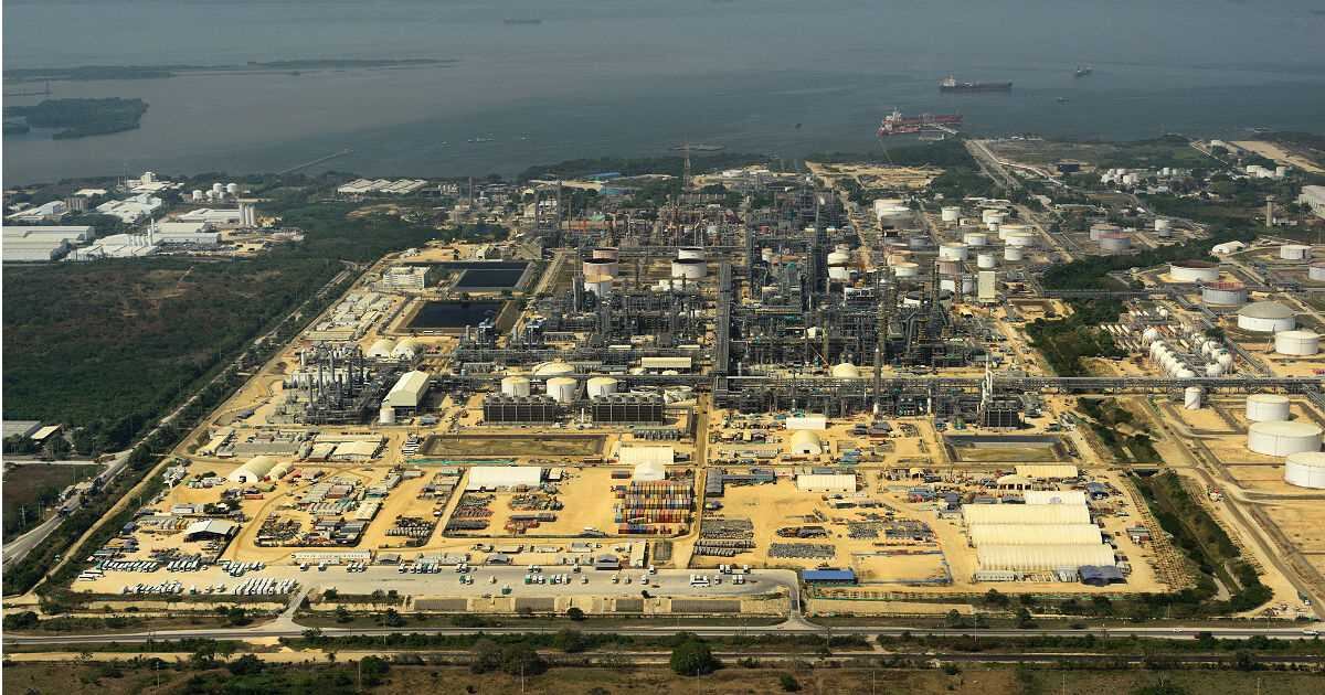 La Refinería de Cartagena (Reficar) está en la zona industrial de Mamonal, cerca al mar y al corregimiento de Pasacaballos. (Foto: Cortesía Reficar)