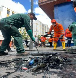 Los operativos de limpieza están siendo liderados por el Acueducto de Bogotá