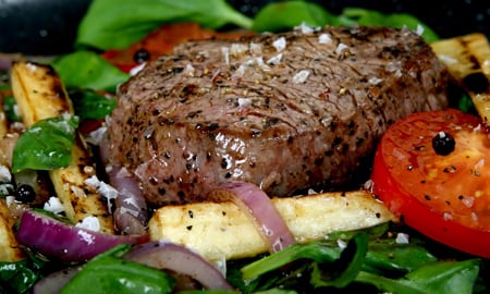 Para los creyentes cristianos está prohibida la carne los días jueves y viernes de la semana santa.