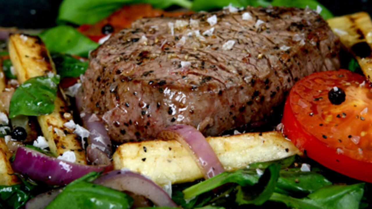 Para los creyentes cristianos está prohibida la carne los días jueves y viernes de la semana santa.