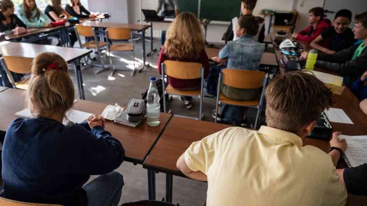 Una clase con alumnos en la escuela Christophorus en Rostock, en el norte de Alemania, el 3 de agosto de 2020.
