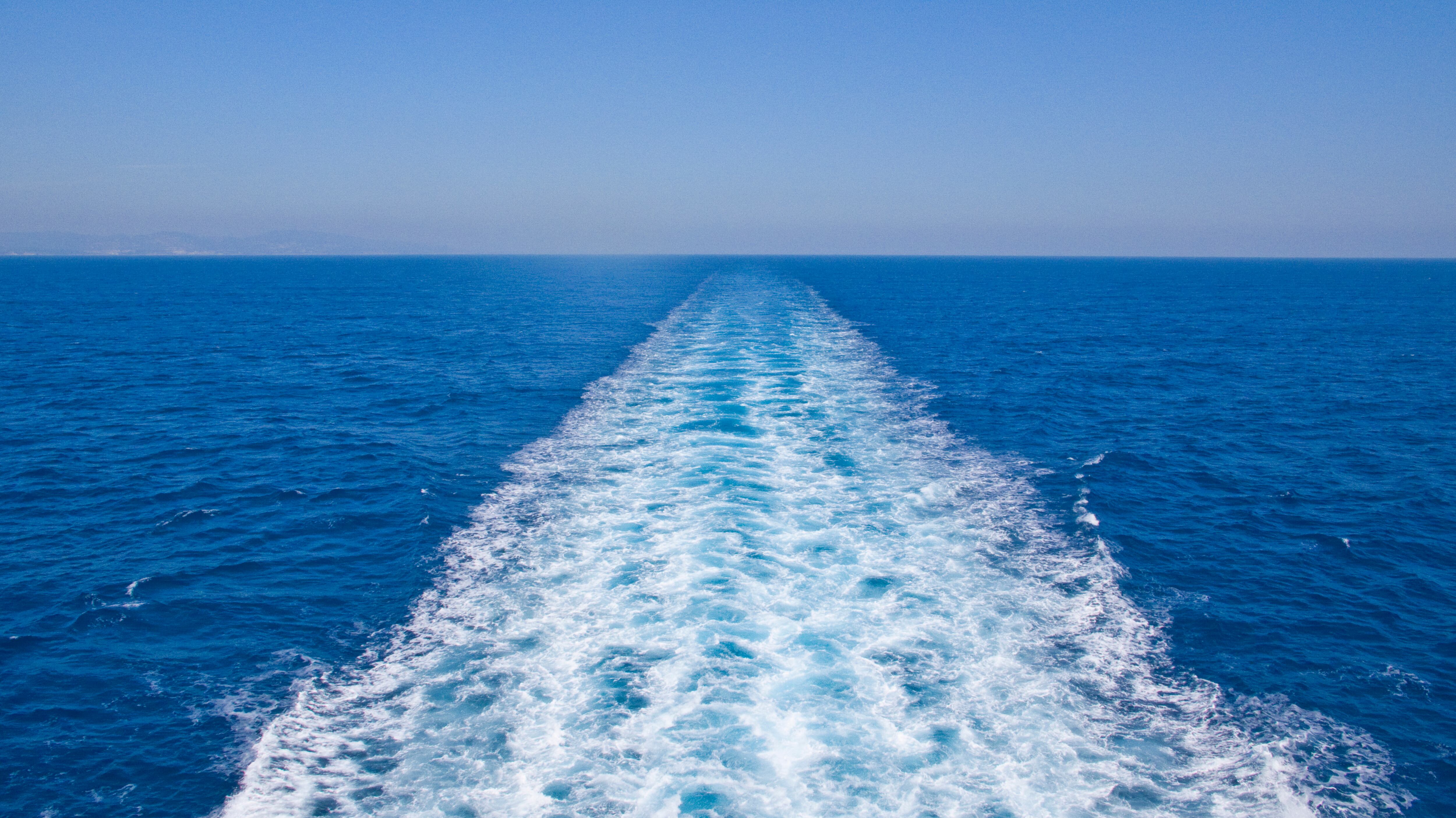 En el ferry viajaban otras 300 personas que dieron aviso a las autoridades.