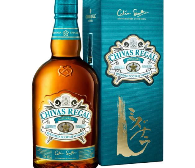 Botella y caja de Chivas Mizunara
