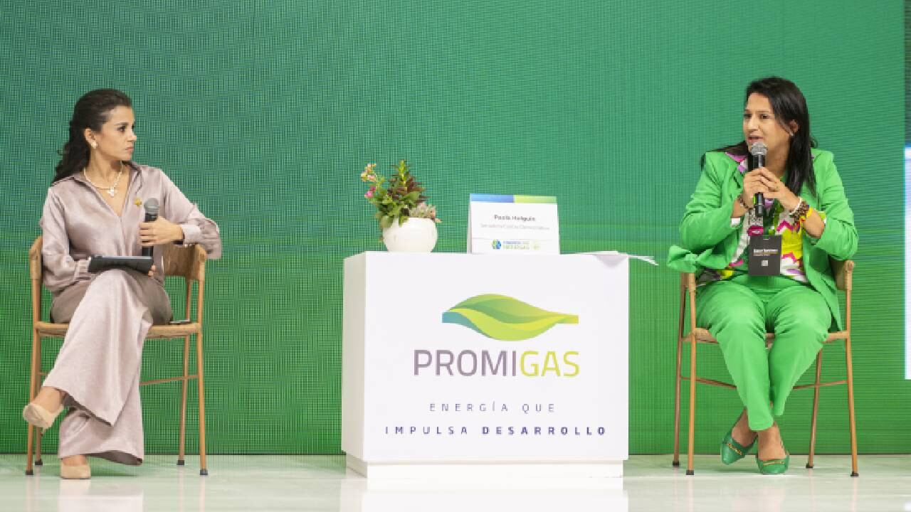 Naturgas - Paola Holguín