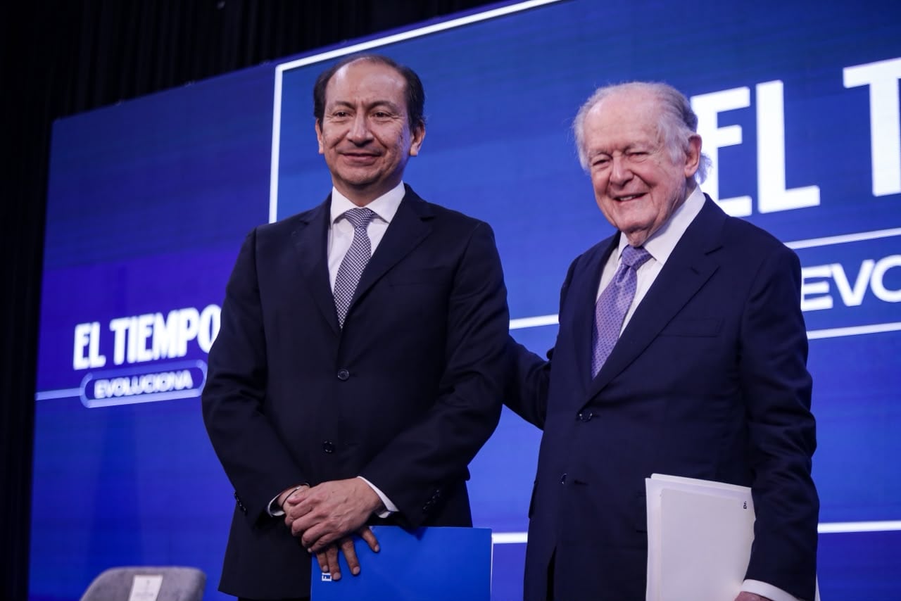 El presidente de Colombia, Abelardo de la Espriella, asistió a la inauguración de la nueva sede del periódico El Tiempo