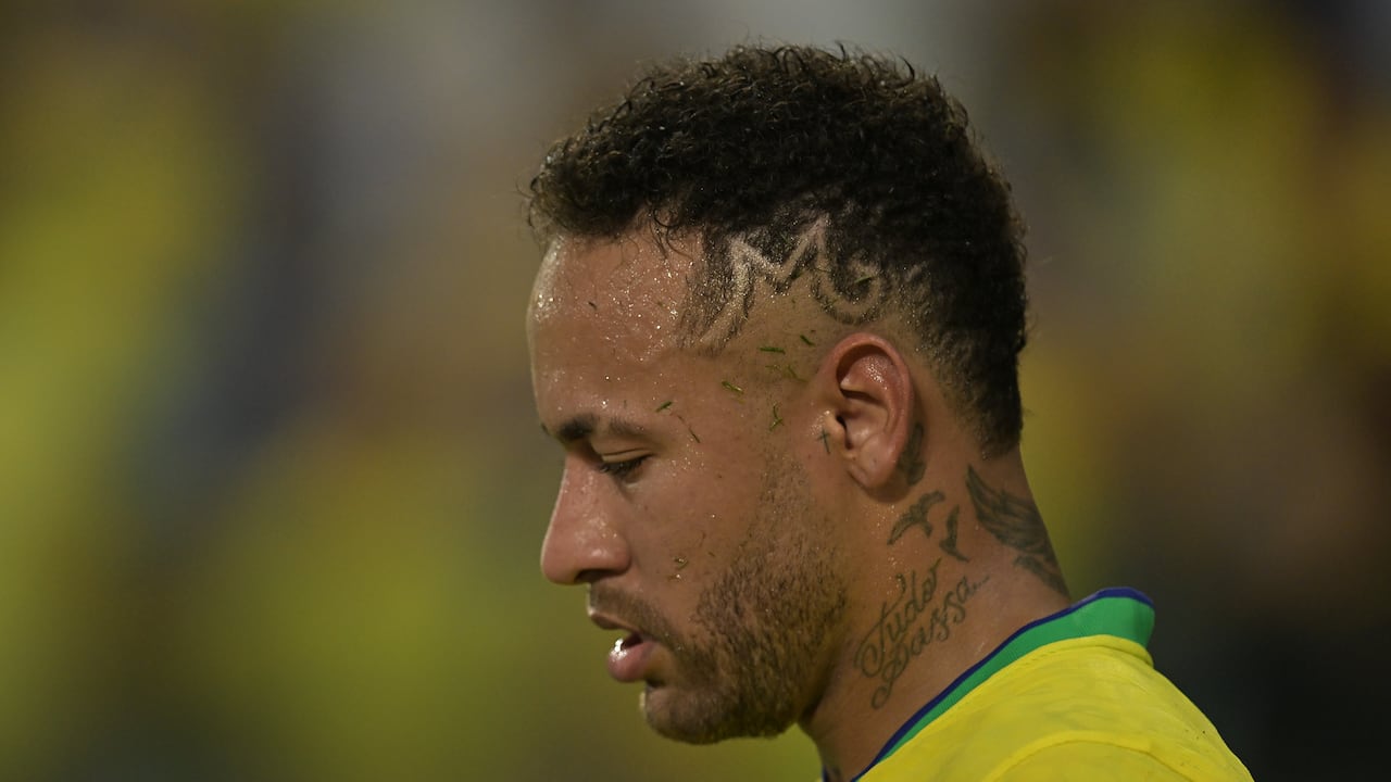 CUIABA, BRAZIL - OCTOBER 12: Neymar Jr. of Brazil looks on during a FIFA World Cup 2026 Qualifier match between Colombia and Uruguay at Arena Pantanal on October 12, 2023 in Cuiaba, Brazil. (Photo by Pedro Vilela/Getty Images)