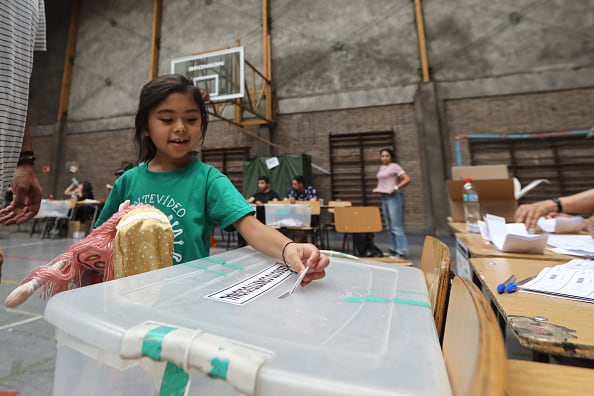 Después de diez procesos electorales en tres años todos los sectores sociales mostraban su hartazgo por tanto voto.