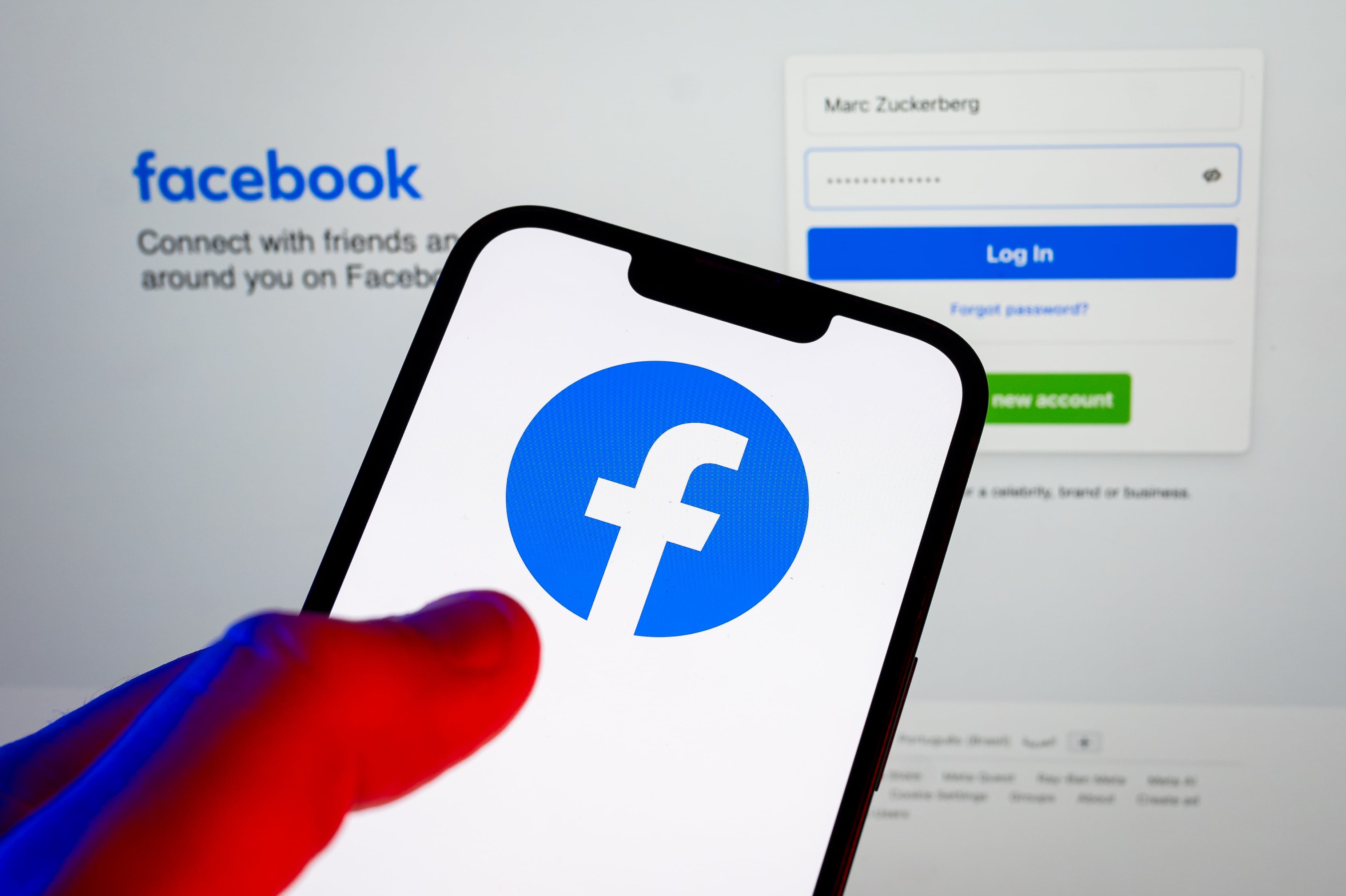 Facebook ofrece a los usuarios consejos sobre cómo realizar transacciones de forma segura.