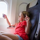 Una de las recomendaciones cuando se viaja en avión es no hacerlo en pantaloneta, ni en falda.