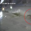 Los jóvenes sufrieron un fuerte impacto tras estrellarse con el andén.