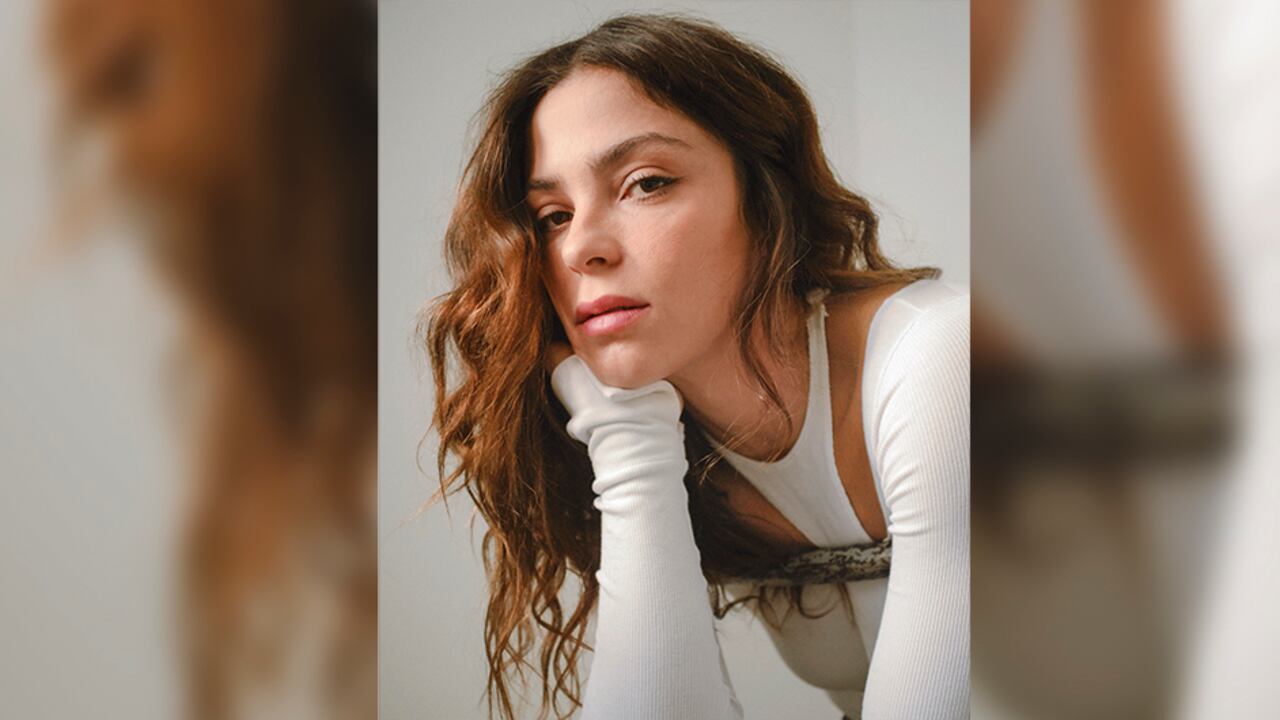 Paulina Dávila, de 35 años, es actriz, modelo y maestra en artes visuales con énfasis en expresión gráfica.