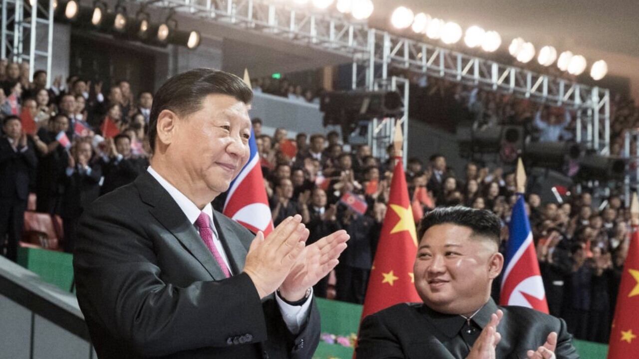 El líder de Corea del Norte, Kim Jong - un, y el presidente de China, Xi Jinping se reunieron en 2019