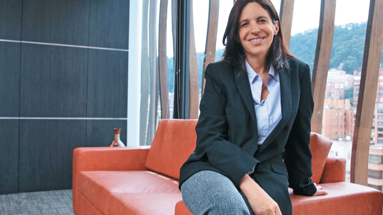 Sylvia Escovar, presidente de la Organización Terpel, dice que uno de los mayores problemas del sector es la comercializa-ción ilícita de combustibles.