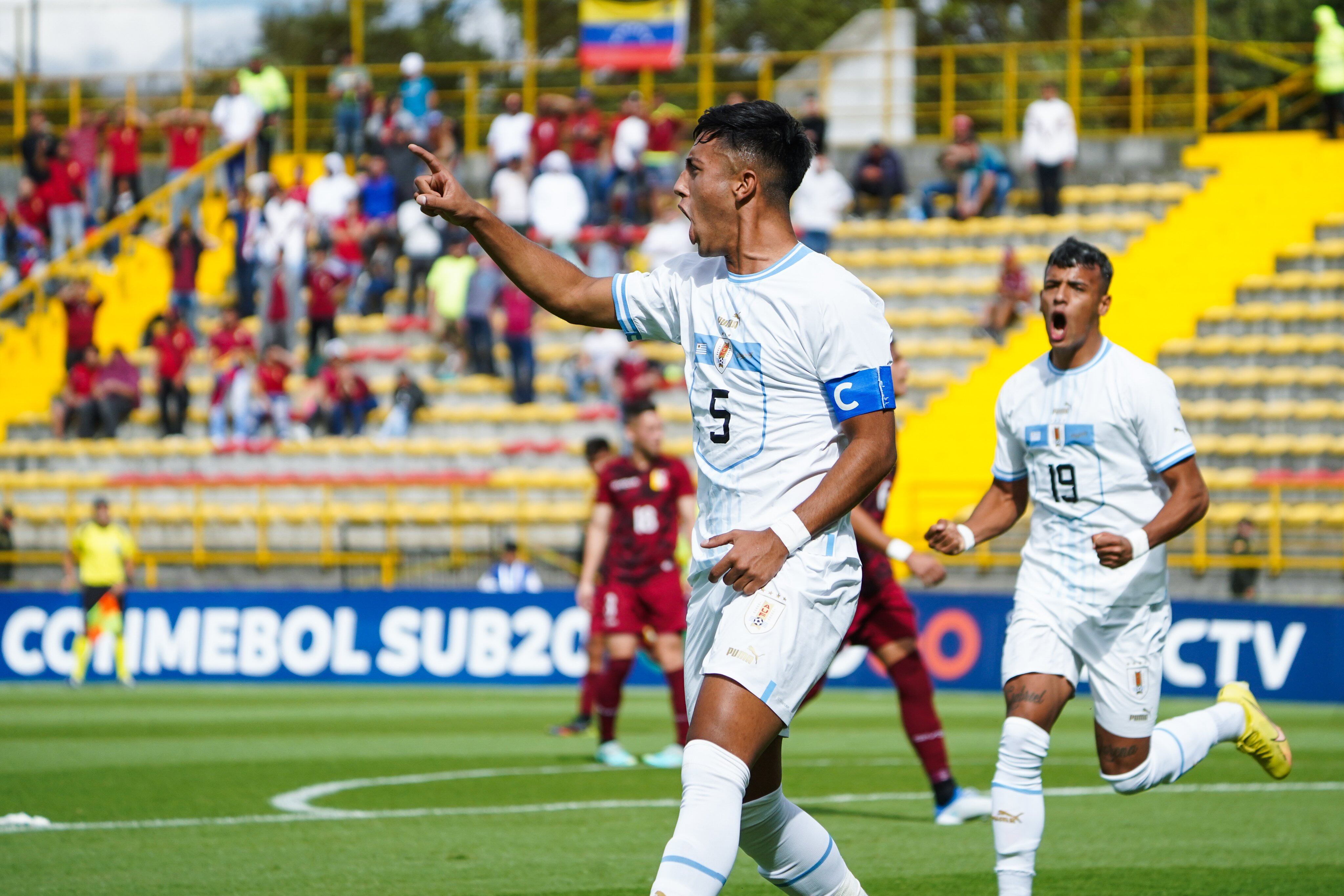 Boseli, autor del primer tanto de Uruguay ante Venzuela.