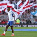 Sebastián Villa fue titular en el superclásico