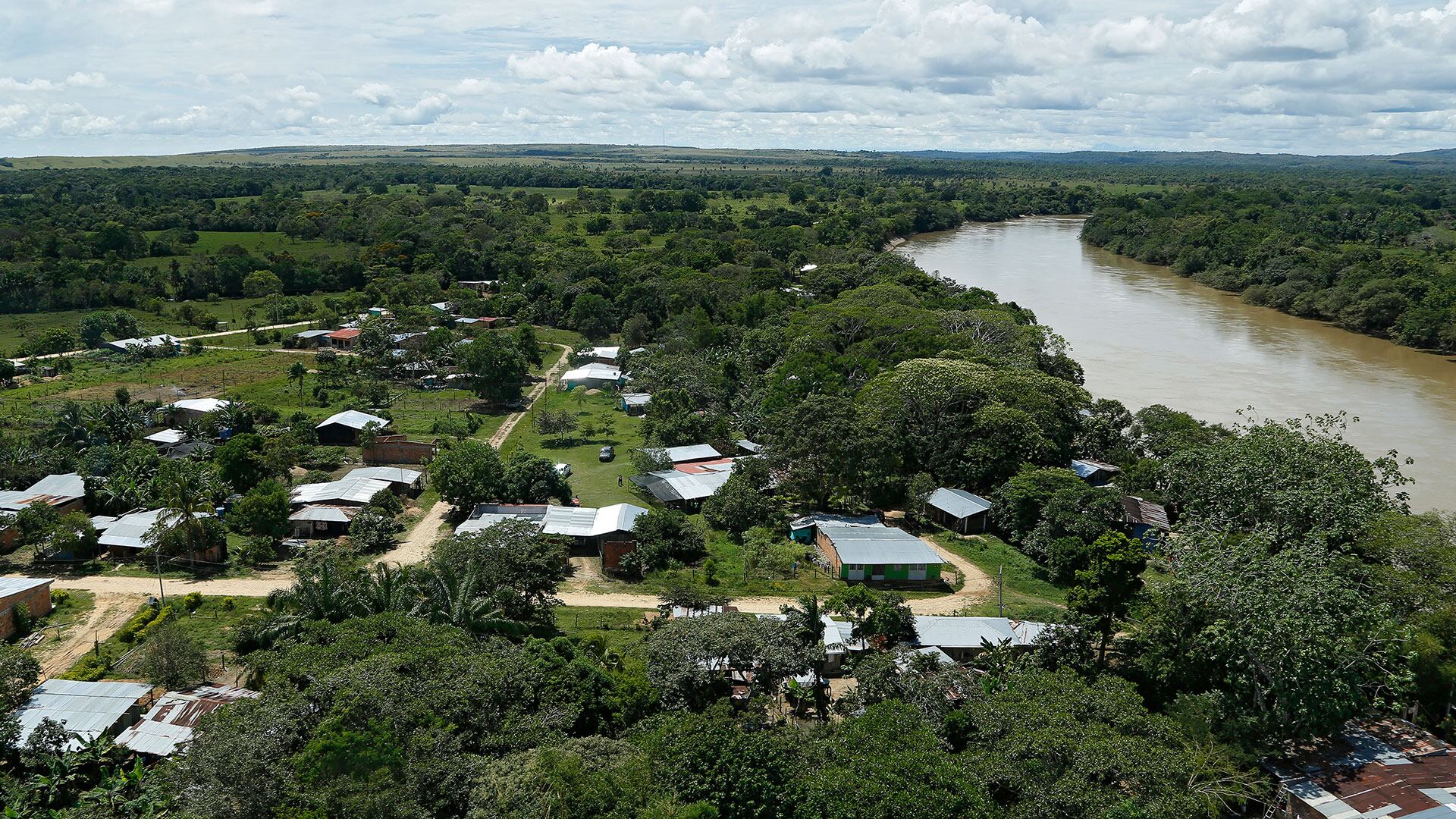 El río Guatiquía, que nace en el páramo de Chingaza, baña la ciudad de Villavicencio.