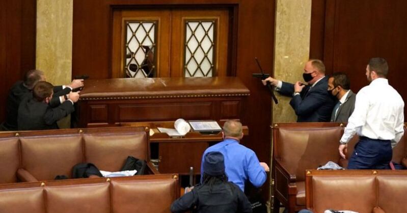 El 6 de enero se vivieron escenas insólitas en la sede del Congreso de Estados Unidos.