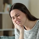 El dolor de mandíbula en un solo lado suele ser molesto, pero no grave.