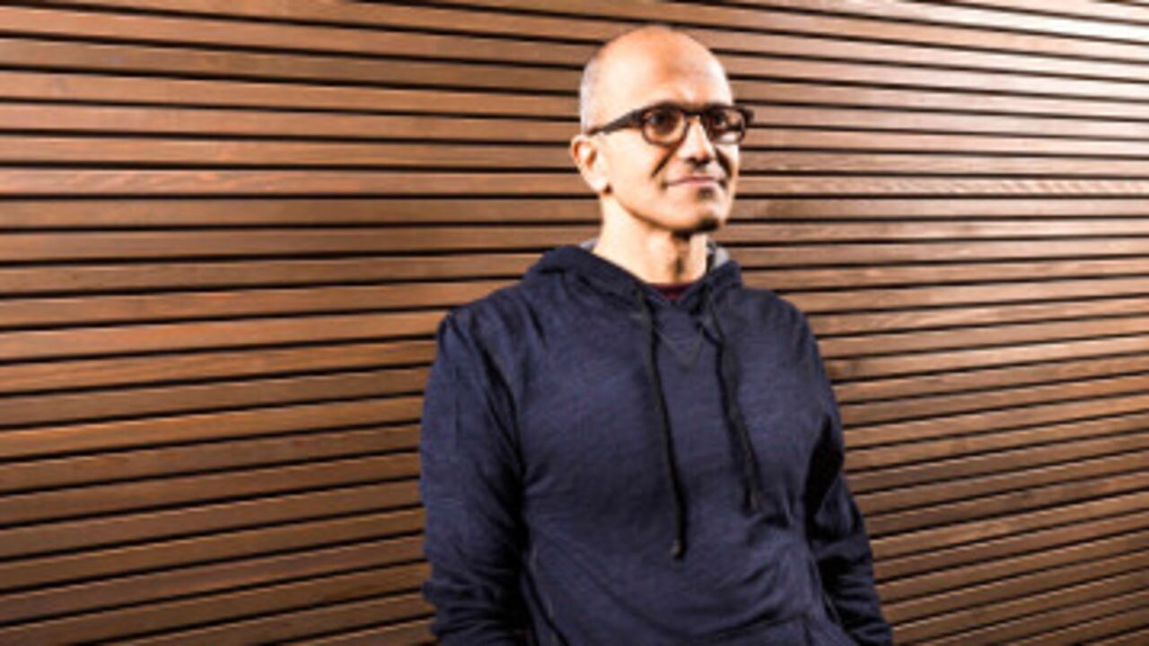 El directivo indio Satya Nadella se convierte en el tercer jefe de la empresa desde su fundación.