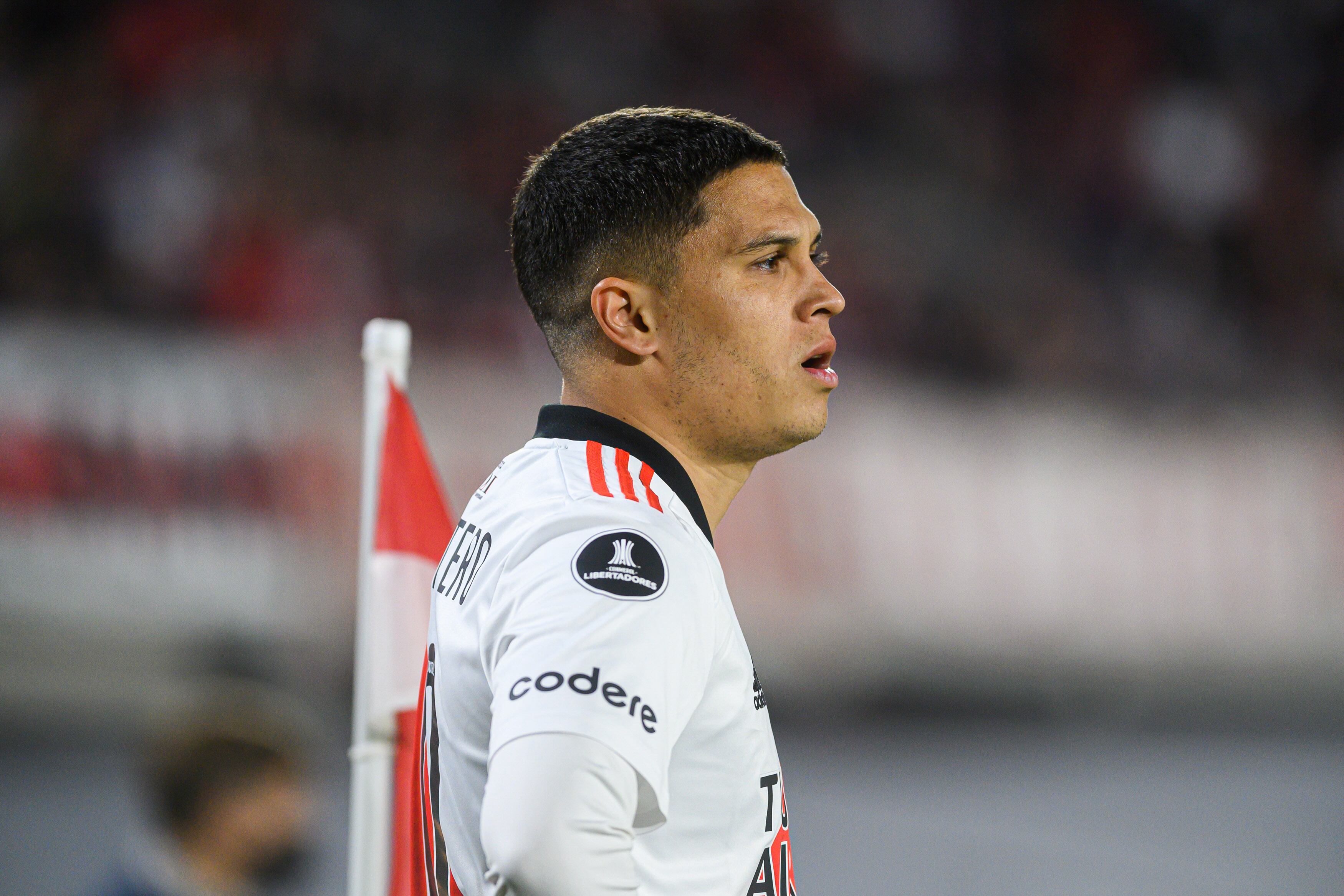 BUENOS AIRES, ARGENTINA - 2022/04/13: Juan Fernando Quintero of River Plate seen during the 2022 Copa Conmebol Libertadores match between River Plate and Fortaleza at Estadio Monumental Antonio Vespucio Liberti. Final score; River Plate 2:0 Fortaleza. (Photo by Manuel Cortina/SOPA Images/LightRocket via Getty Images)