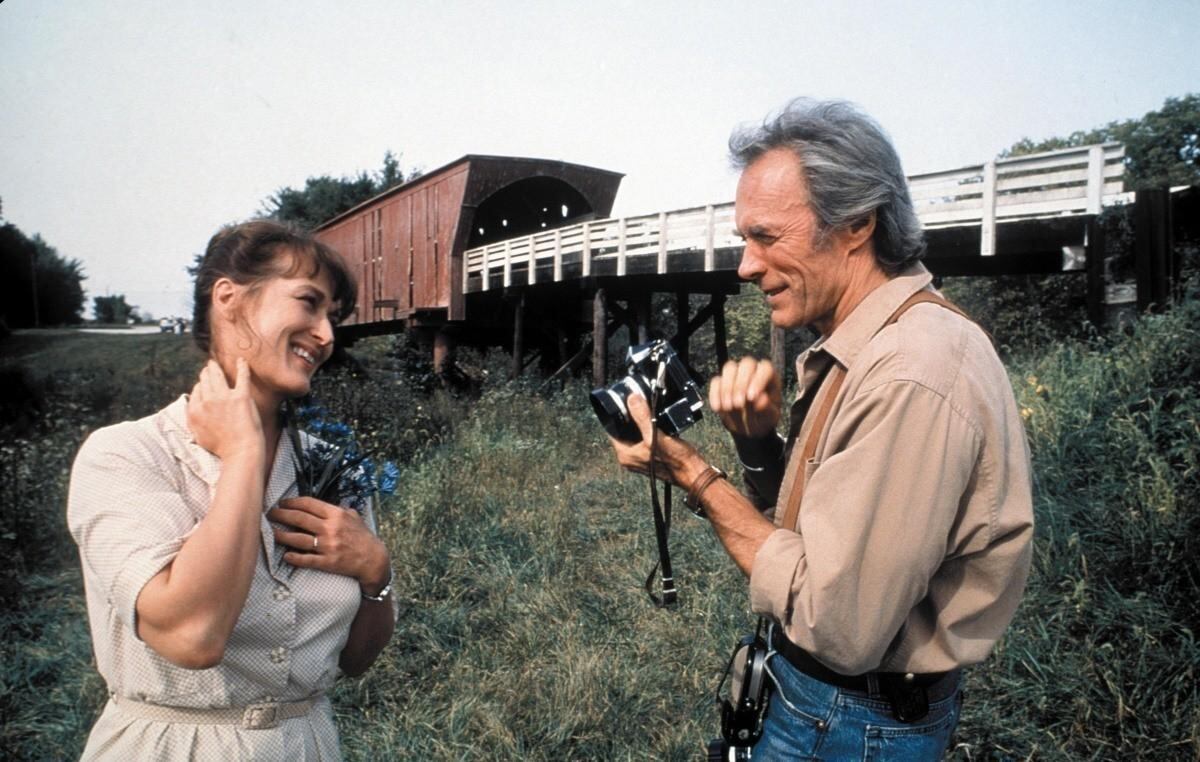 Los puentes de Madison fue estrenada en 1995 y fue dirigida y protagonizada por Clint Eastwood junto a Meryl Streep.