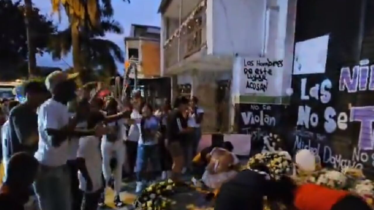Familiares y vecinos celebran la captura del presunto asesino de la menor