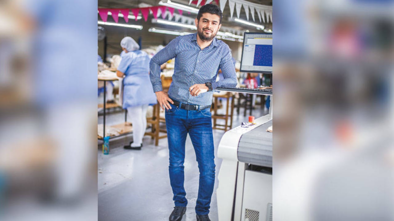 Óscar Serna García, gerente comercial de Fajas MariaE.