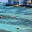 Turista encontró mallas artesanales con peces atrapados.