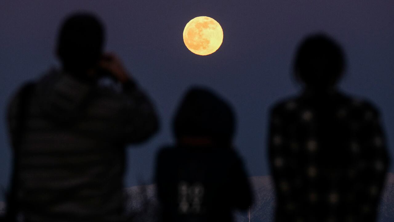 La Luna Foto: AP / Ringo H.W. Chiu.