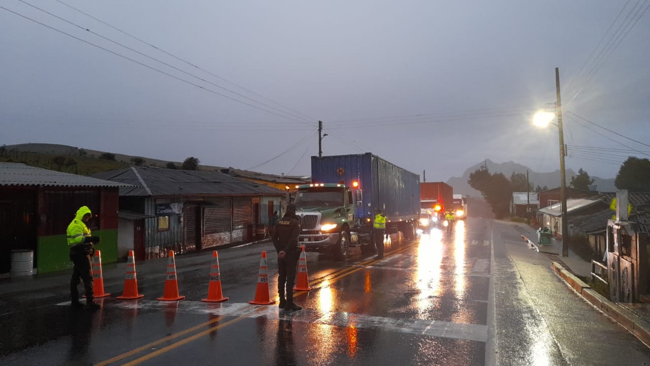 El cierre preventivo de la vía es por tiempo indefinido