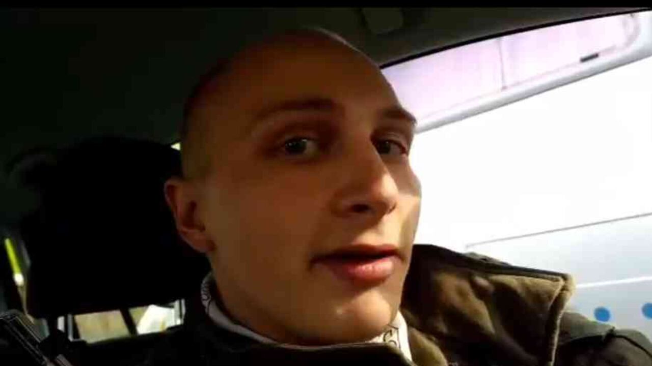 Un hombre armado y vestido con ropa de camuflaje ha matado este jueves al mediodía a dos personas junto a una sinagoga en la que intentó irrumpir.