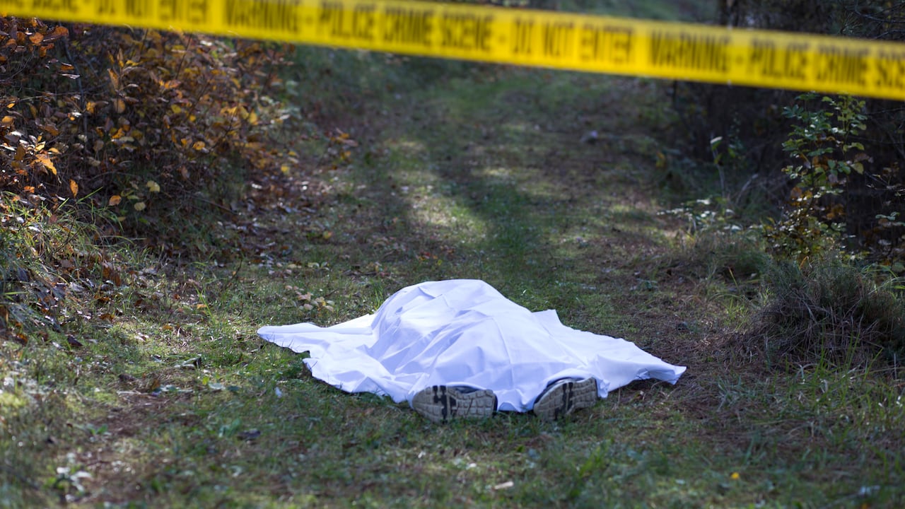 Imagen de referencia de cadáver. No corresponde a los hechos narrados.