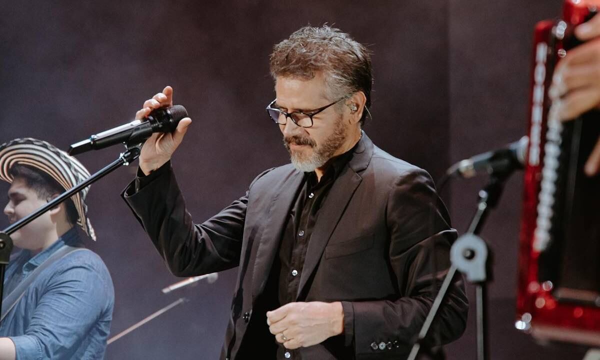 Preocupación ha despertado Jesús Adrián Romero, cantante de música góspel mexicano, quien anunció que está pasando por un mal momento de salud mental.