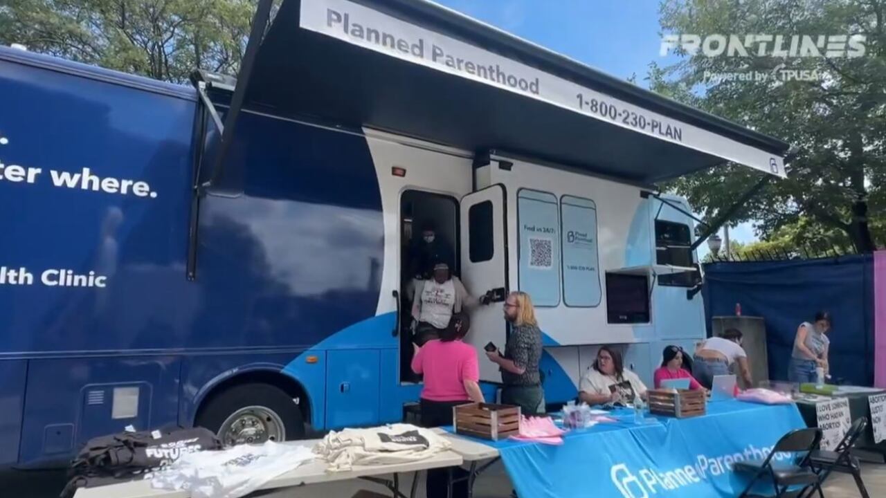 Los pacientes se preinscribieron para recibir píldoras abortivas o vasectomías.
