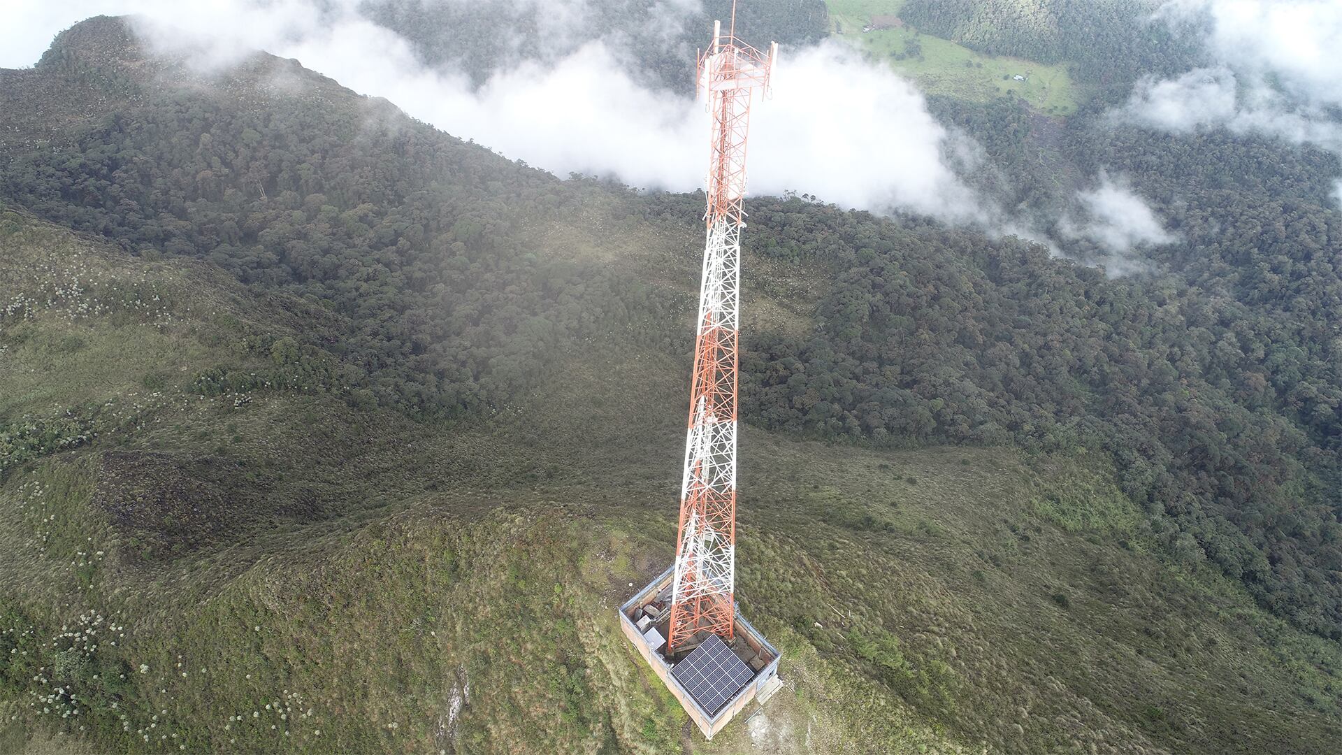Claro cambió los equipos de aire acondicionado de 65 estaciones base por tecnología amigable con el ambiente.